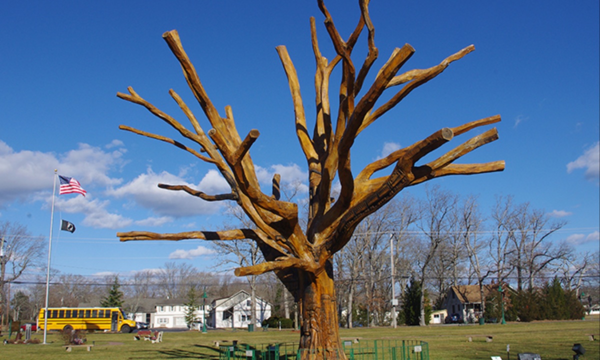 Richland’s Historic White Oak Becomes Artistic Monument Preserving Town’s Railroad and Cultural Legacy